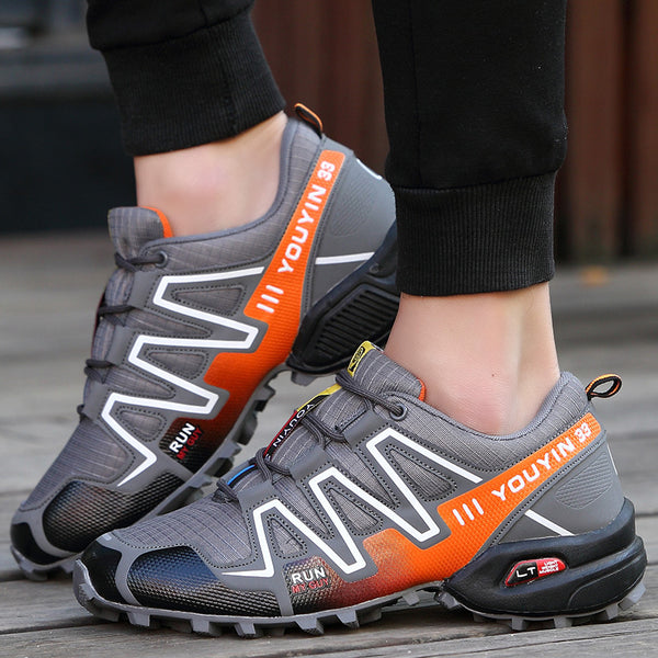 Off-road outdoor hiking shoes