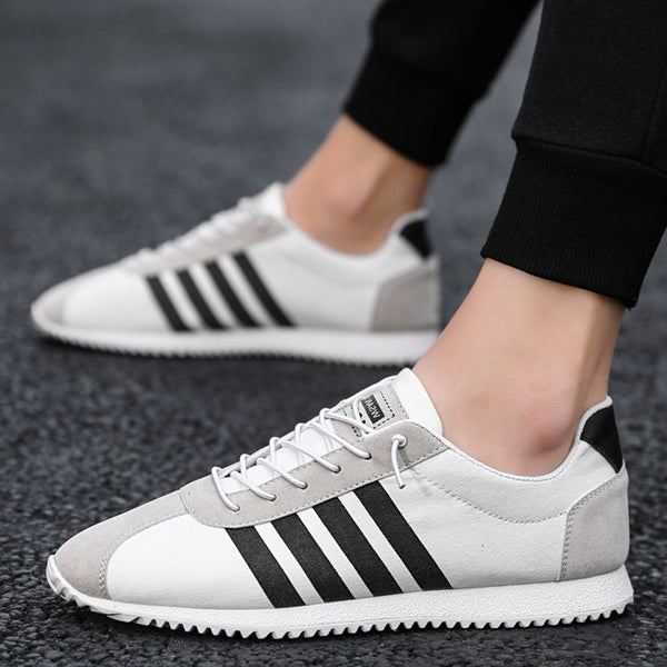 Men's casual sports shoes