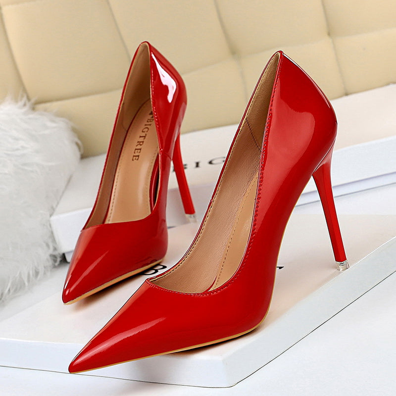 Frauen Mode Einfache Stiletto Glänzend Patent Leder High Heels